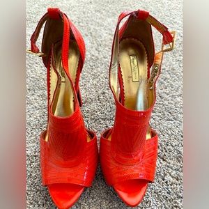 Report Signature heel size 6.5